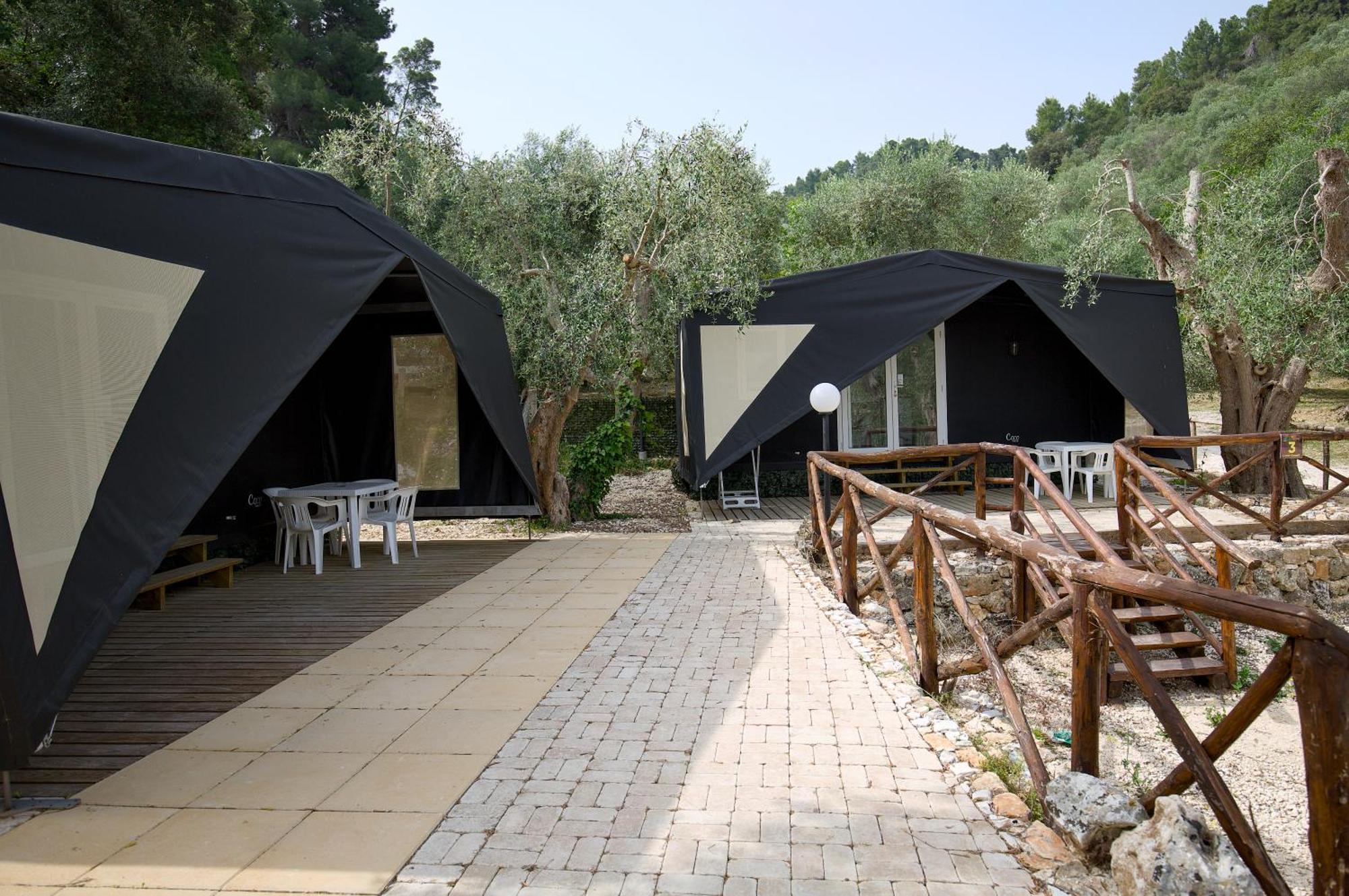 Village Valle D'Oro Aparthotel San Menaio Buitenkant foto