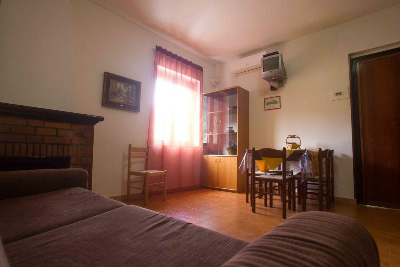 Village Valle D'Oro Aparthotel San Menaio Buitenkant foto